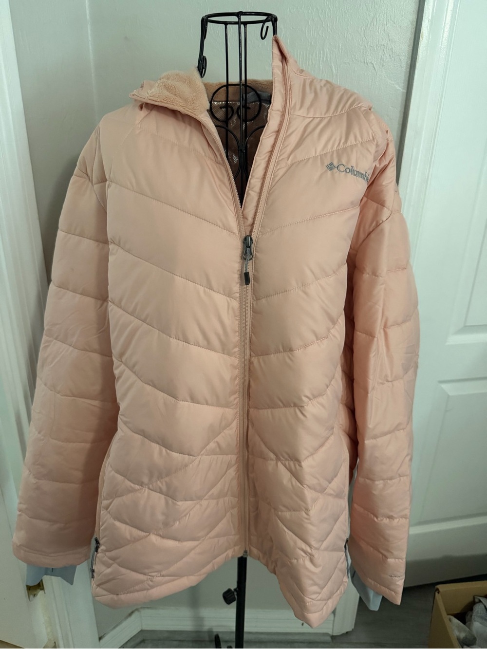 Columbia Women's Pale Pink Insulated Jacket Omni heat